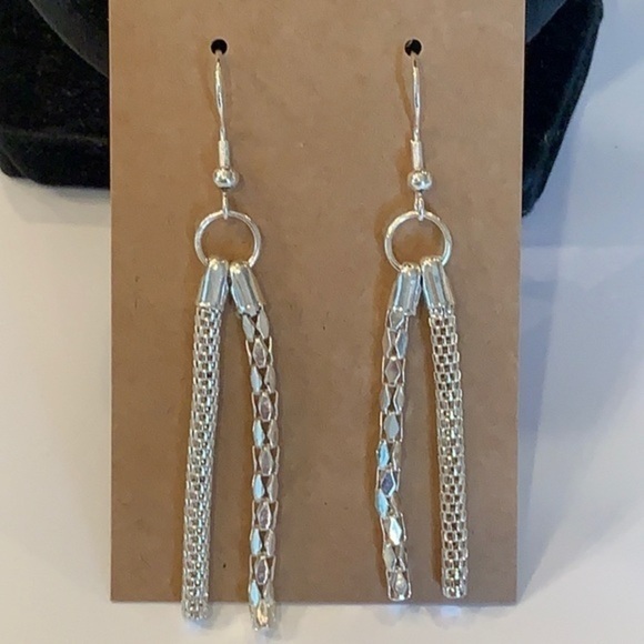 Jewelry - 💐5/25 tassel silver tone mixed textures dangle